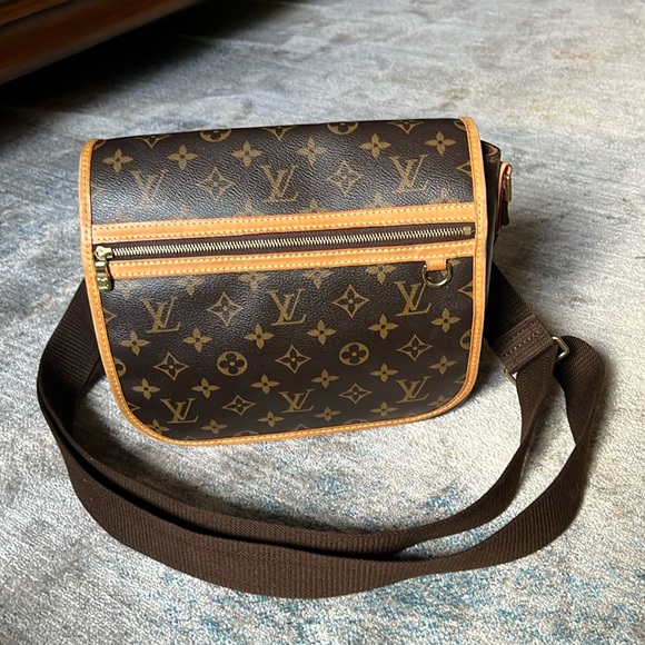 Louis Vuitton Handbags - 🔥 Rare Louis Vuitton Bosphore Crossbody